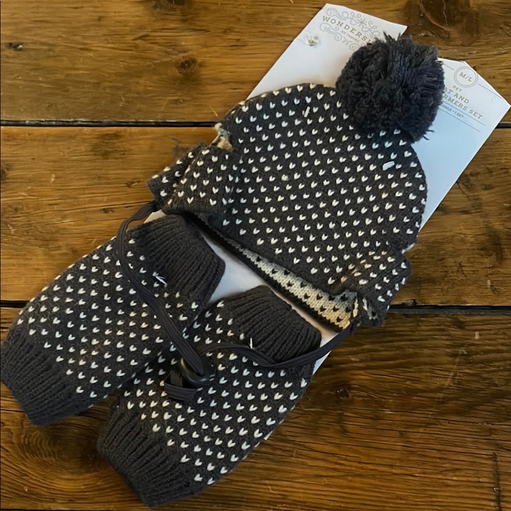 Nwt Dog hat and leg warmer Set